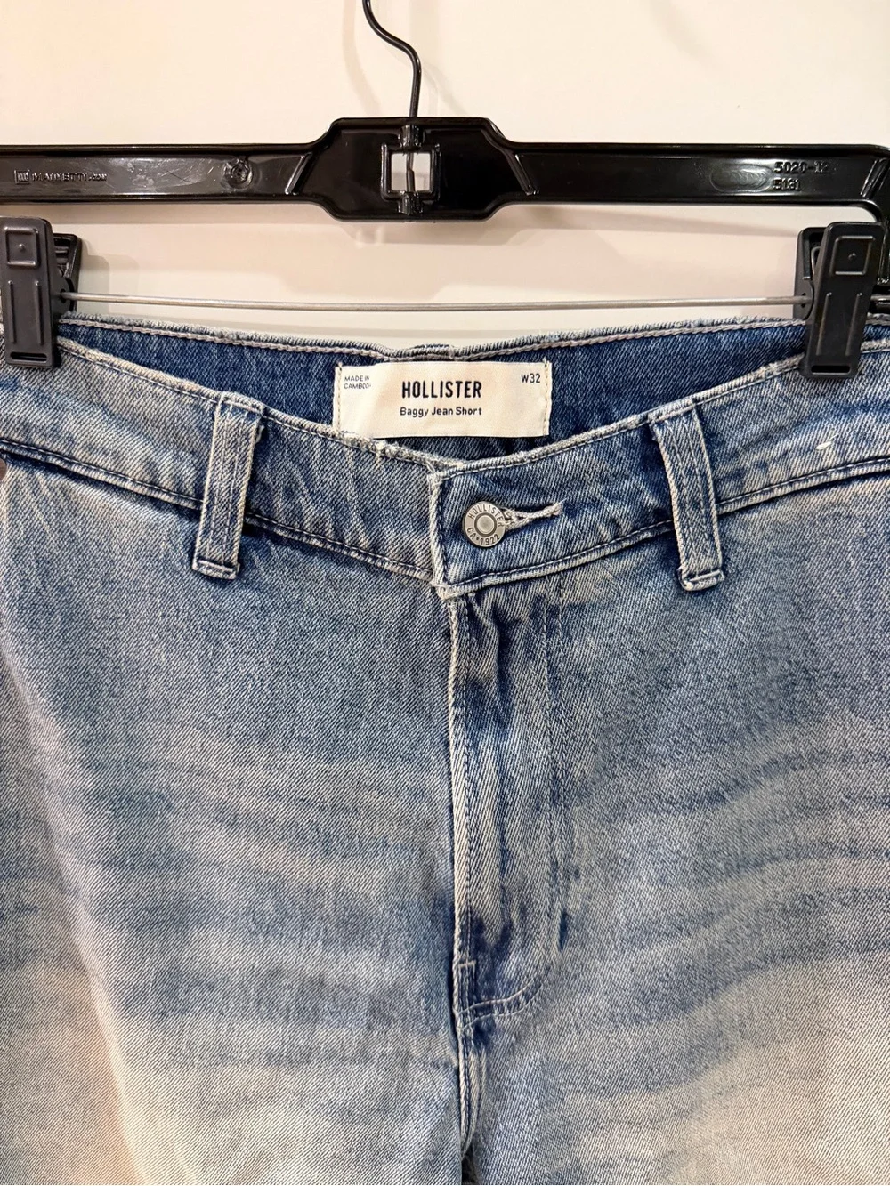 Hollister Light Wash Baggy Denim Cargo Jean Shorts W32